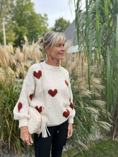 Foto van Ambika knitted sweater hearts